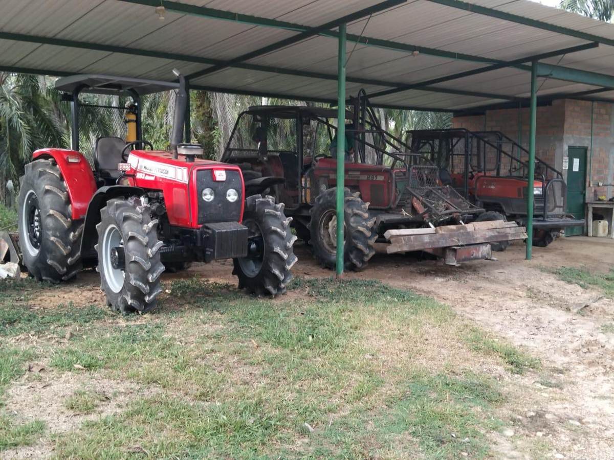 Tractores de PROAGRO bajo techo
